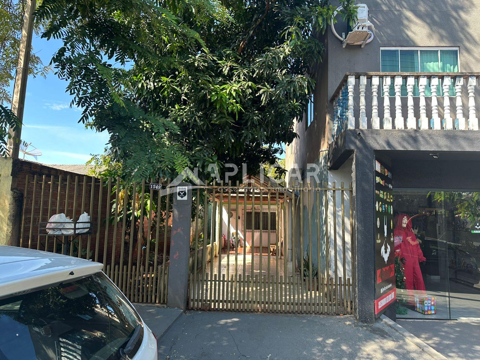 Imóvel à venda com, 2 salas comerciais, 1 casa e 1 apartamento...