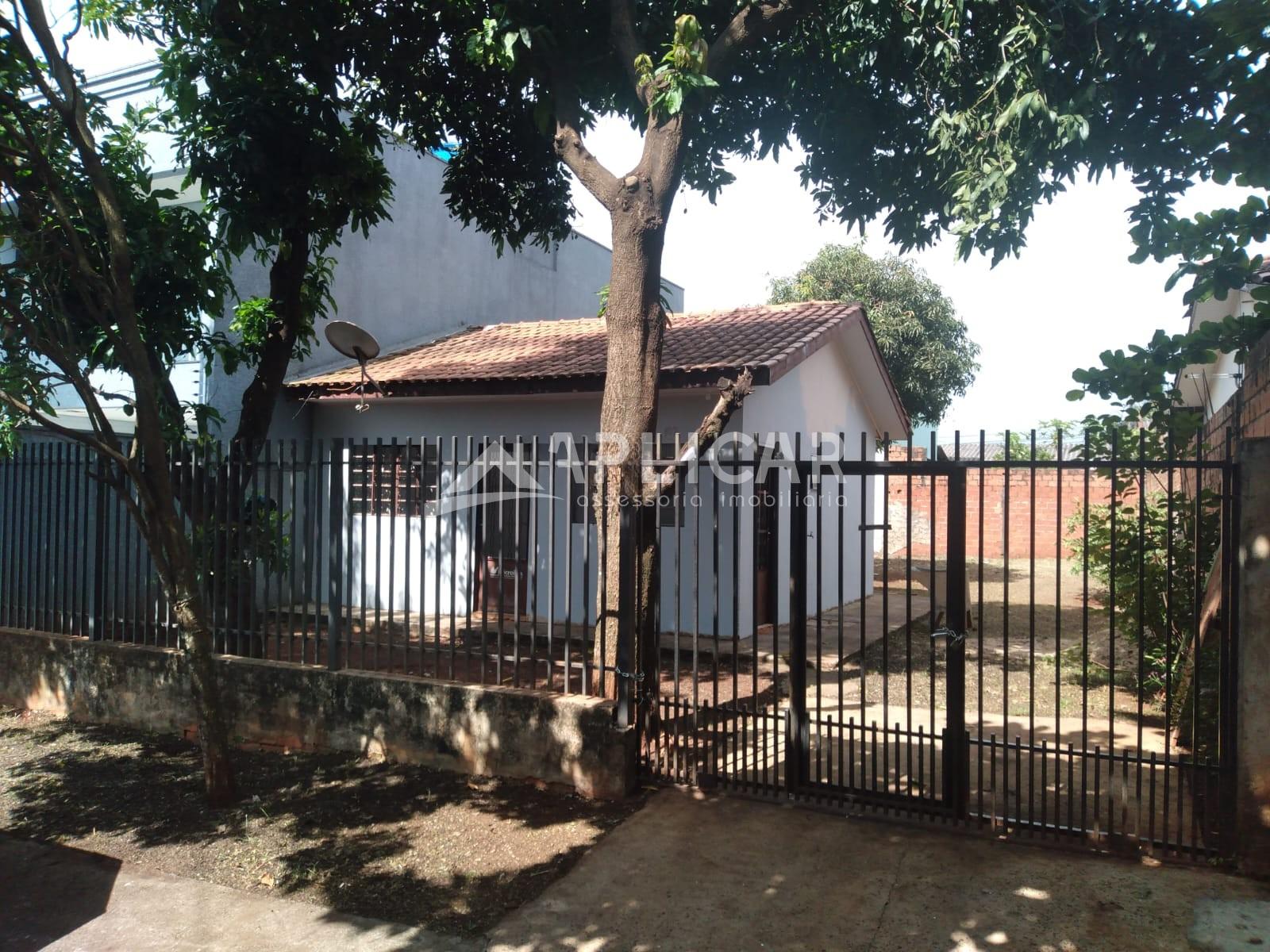 Casa à venda com 02 quartos no Jardim Ipê III, FOZ DO IGUACU - PR