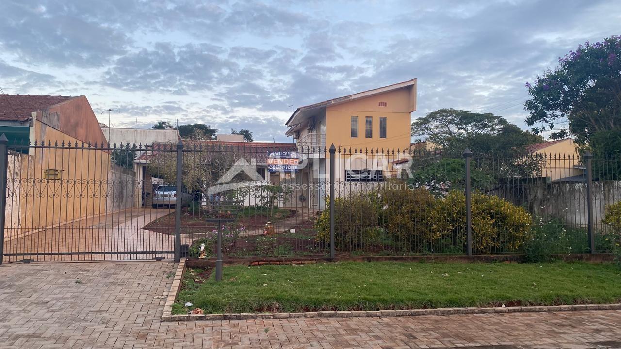 Sobrado à venda com quitinete no Conjunto Aporã, FOZ DO IGUACU...