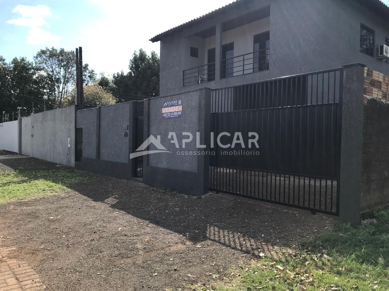 Sobrado à venda com sala comercial no Parque Presidente, FOZ D...