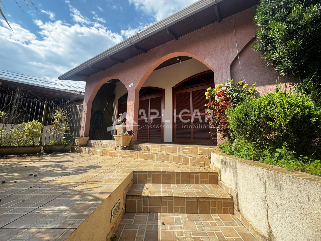 CASA NO CENTRO À VENDA PRÓXIMO A AVENIDA JK - FOZ DO IGUAÇU PR