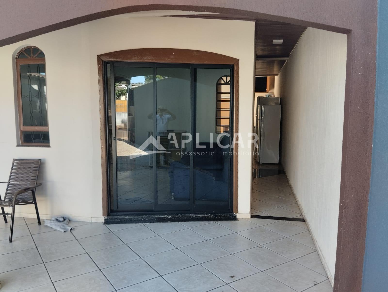 Casa à venda com terreno de 300m2, Morumbi I, FOZ DO IGUACU - PR