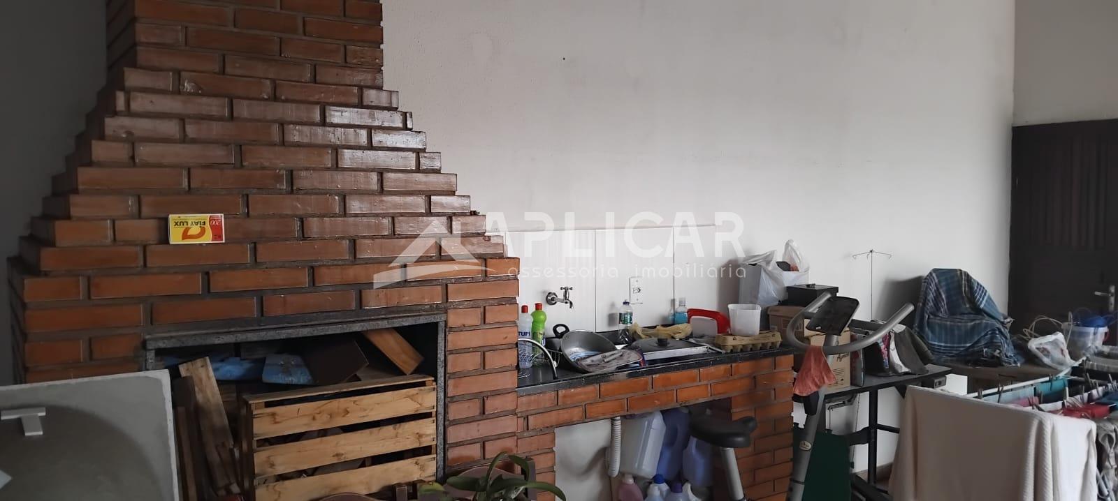 Terreno com 2 casas na Vila Adriana, FOZ DO IGUACU - PR