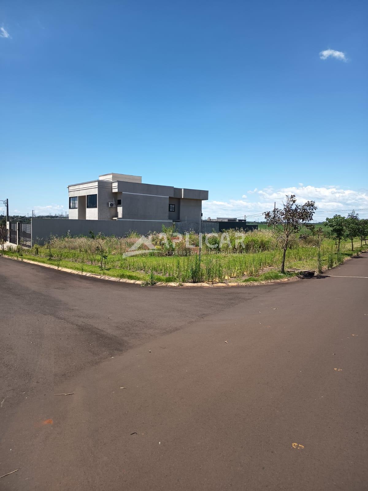 TERRRENO COMERCIAL DE ESQUINA NO JARDIM IPÊ - FOZ DO IGUAÇU-PR.