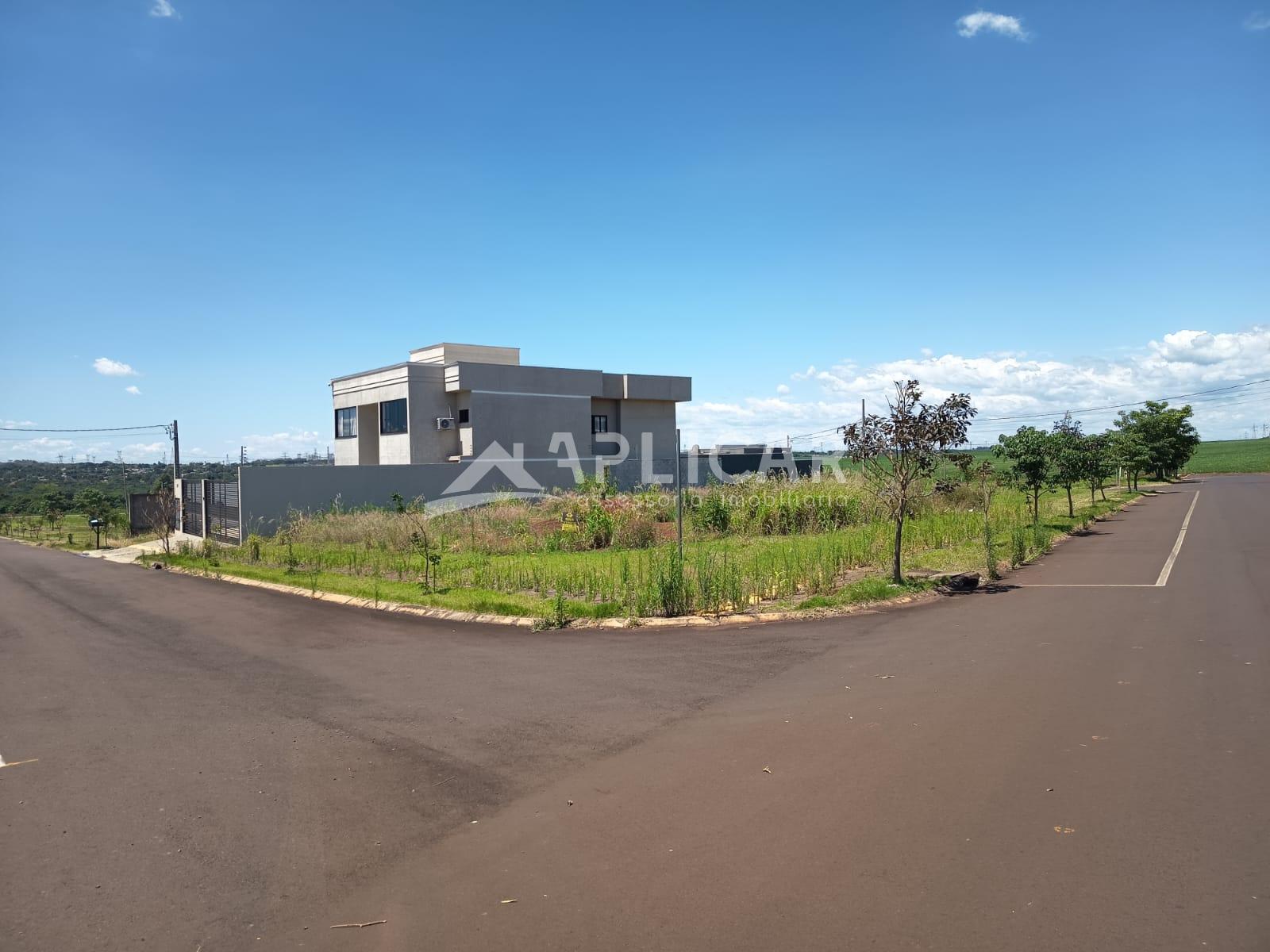 TERRRENO COMERCIAL DE ESQUINA NO JARDIM IPÊ - FOZ DO IGUAÇU-PR.