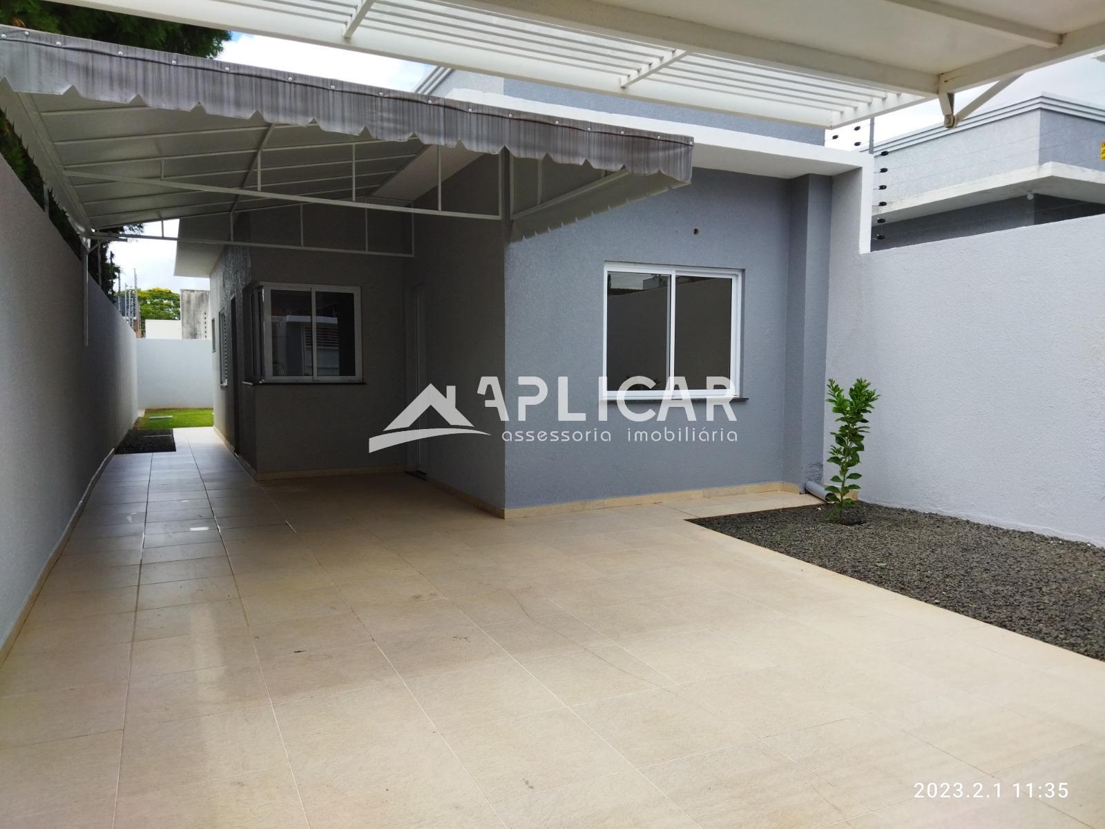 Casa no jardim Beverly, prox. à rotatória da Av. Costa e Silva...