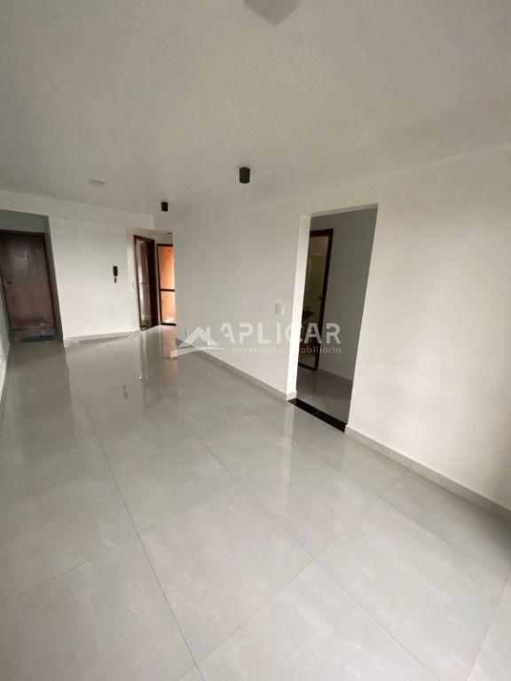 Apartamento no Edifício Mansão de Florença, Jardim Central, FO...