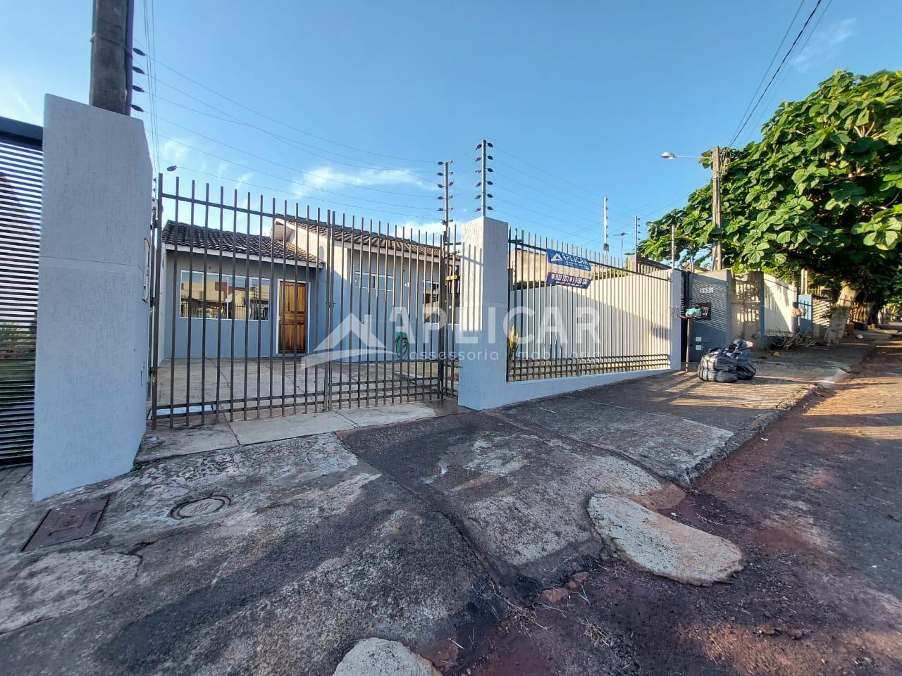 CASA COM 2 DORMITÓRIOS  SENDO UMA SUÍTE  NO PORTAL DA FOZ - FO...