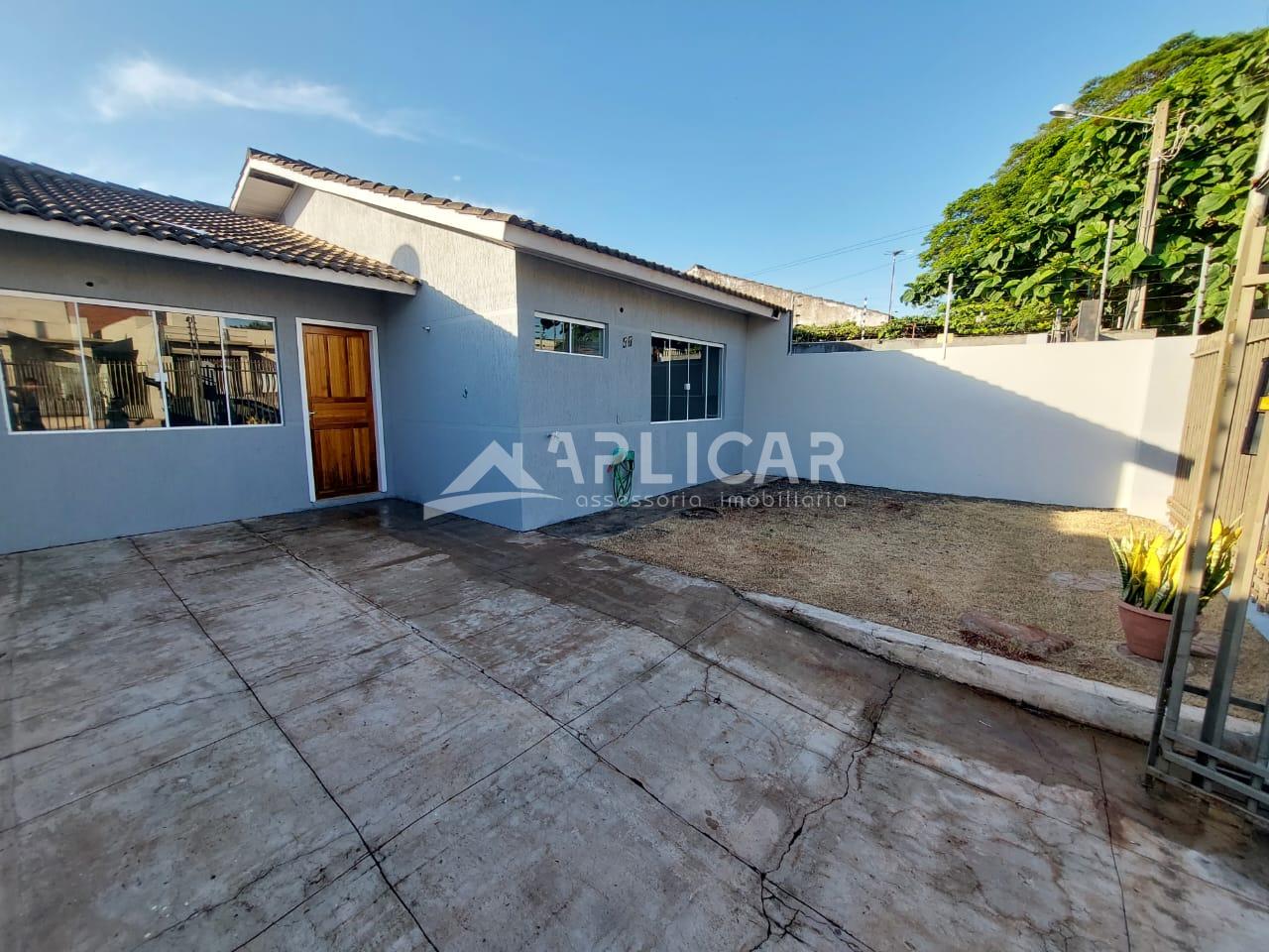 CASA COM 2 DORMITÓRIOS  SENDO UMA SUÍTE  NO PORTAL DA FOZ - FO...