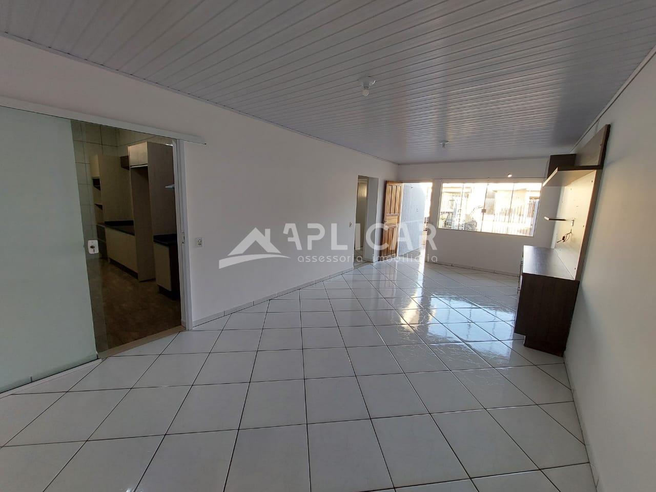 CASA COM 2 DORMITÓRIOS  SENDO UMA SUÍTE  NO PORTAL DA FOZ - FO...