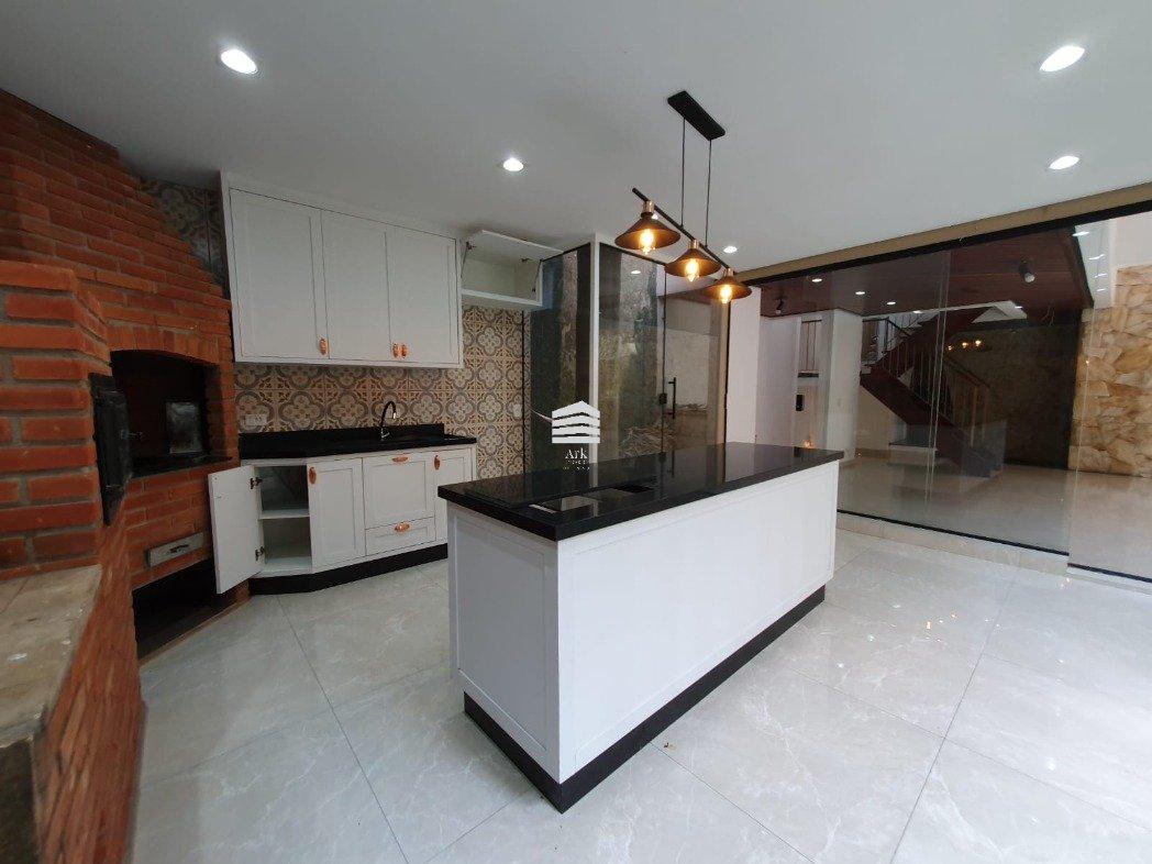 Casa para venda ou loca??o com 3 su?tes e 4 vagas no Jardim Vi...