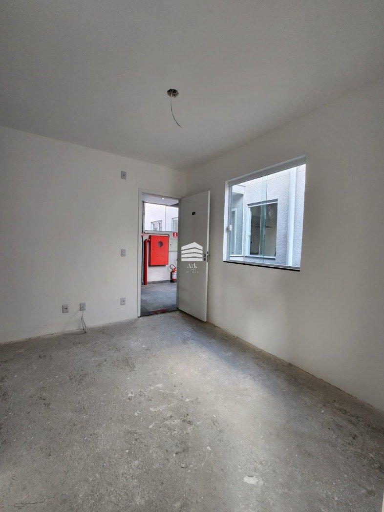 Apto novo ? venda c  3 quartos por 350.000,00 na Vila Gumercin...