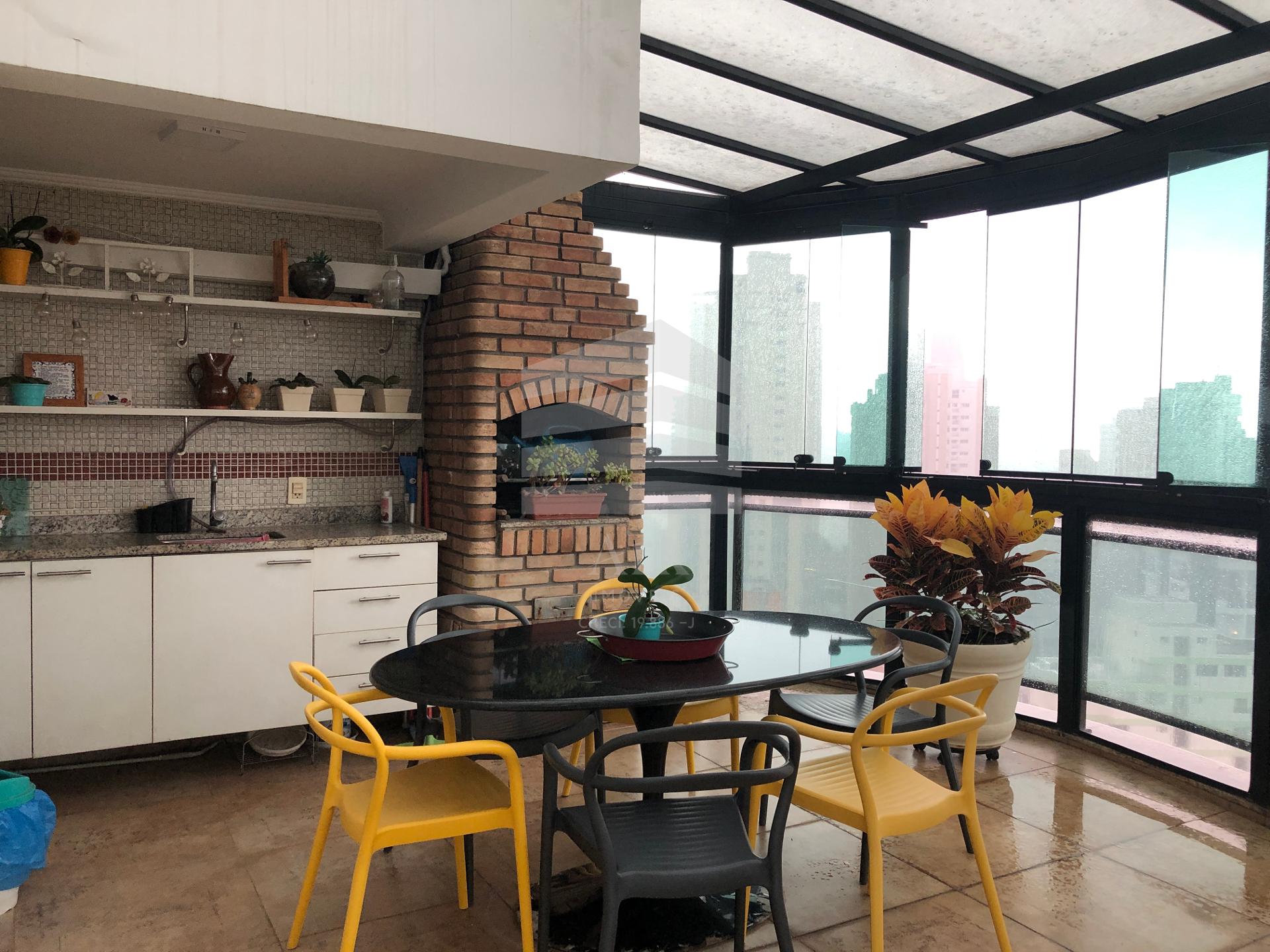 Cobertura, 200m2, 2 stes,   1 dorm., 4 vgs, jacuzzi, churrasqu...