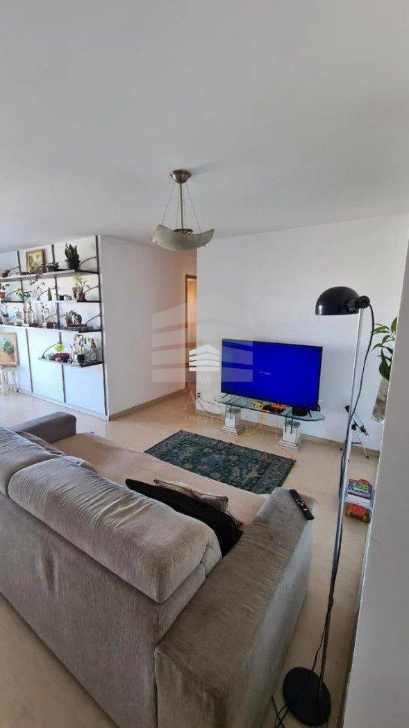 Apartamento com bel?ssima vista panor?mica e permanente. Andar...
