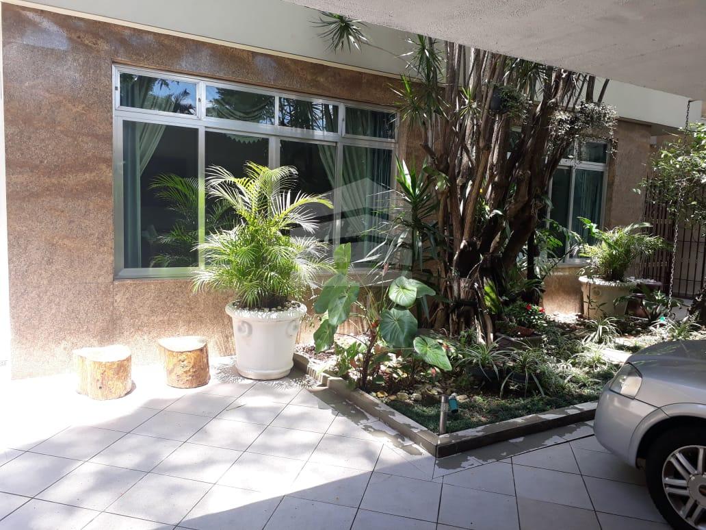 Casa   sobrado com 480 m , 5 su?tes e 6 banheiros garagem para...