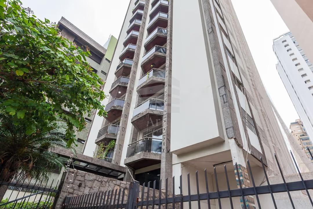 Apartamento com 102m   e 3 Dormitórios ao lado da Estação de m...