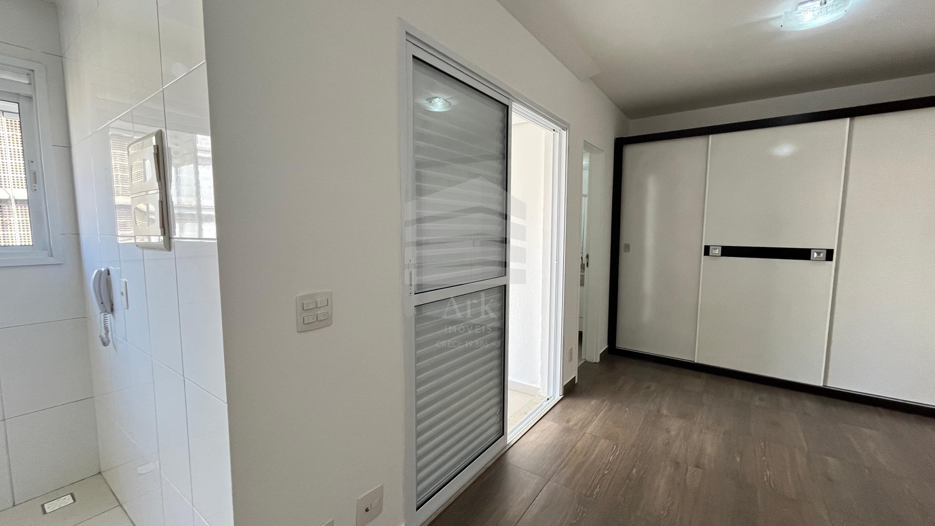 Studio p  loca??o c  32m , varanda e 1 vaga de garagem, em pr?...