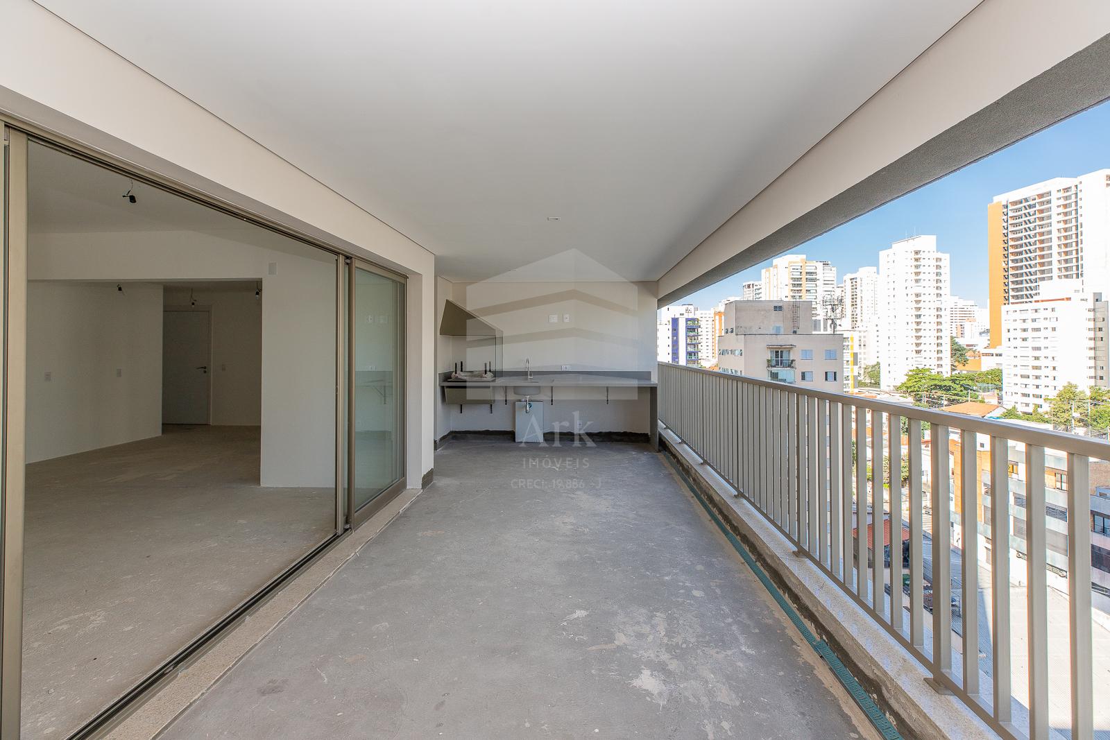 Apartamento com 3 quartos sendo 3 su?tes, 2 vagas e terra?o go...