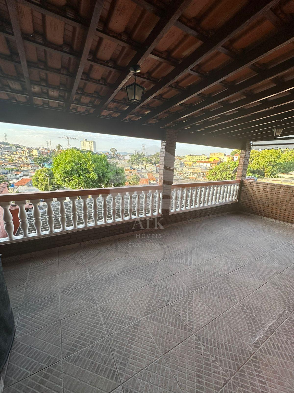 Casa a venda na Vila Ayrosa com 170 metros quadrados, 3 quarto...