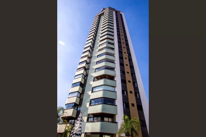 Apartamento com 3 Quartos sendo 1 suíte, 3 vagas   Deposito. 1...