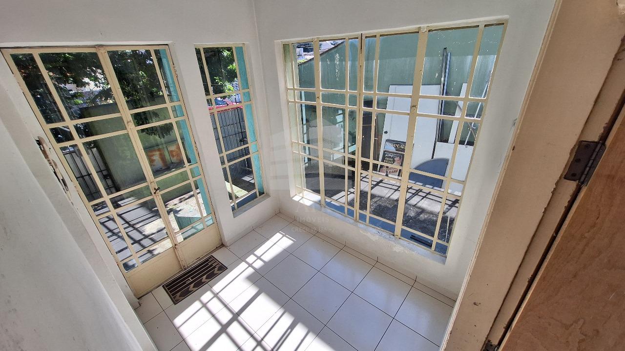 Casas ? venda com 325m  de terreno, sendo 4 quartos e 4 vagas,...