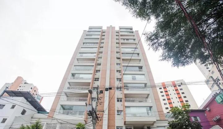 Apartamento com 2 quartos sendo 1 suíte, e 2 banheiros e 2 vag...