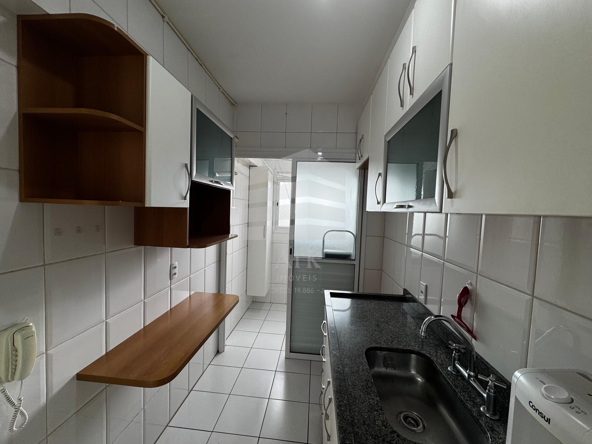 Apartamento na Vila Gumercindo para venda ou locação com 2 dor...