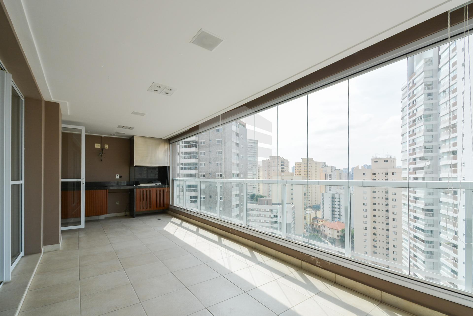 Apartamento com 3 quartos sendo 3 suítes e 2 vagas. 136m . Cha...