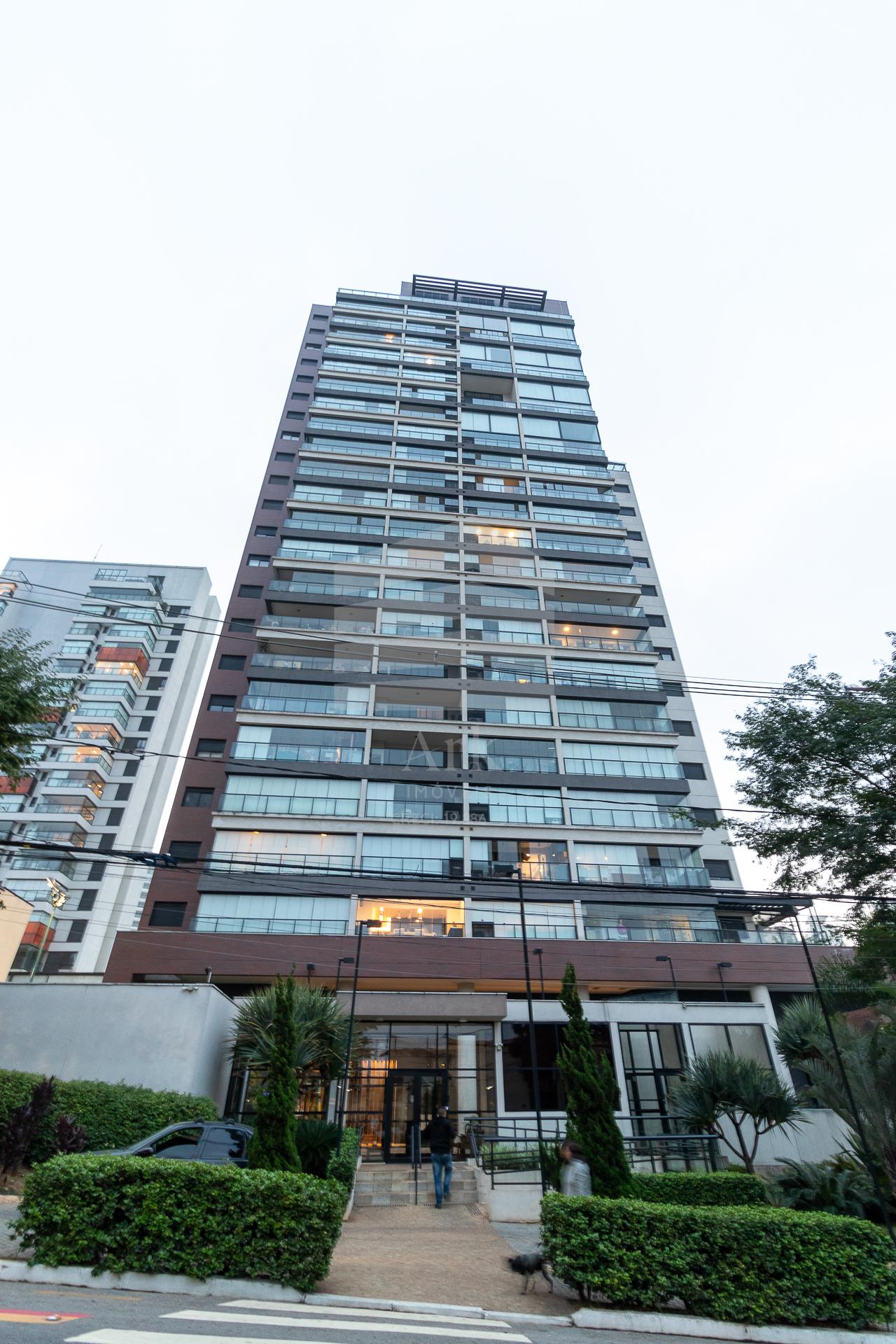 Apartamento com 2 quartos sendo 1 su?te, 2 vagas e varanda gou...