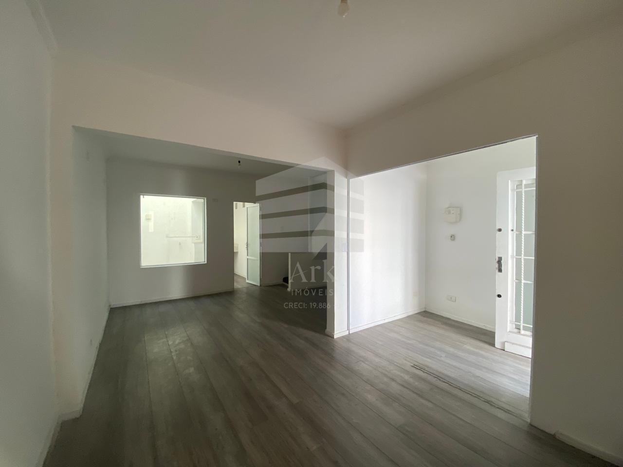Casa Comercial para loca??o de 110m , 3 salas no 2  andar, 1 c...