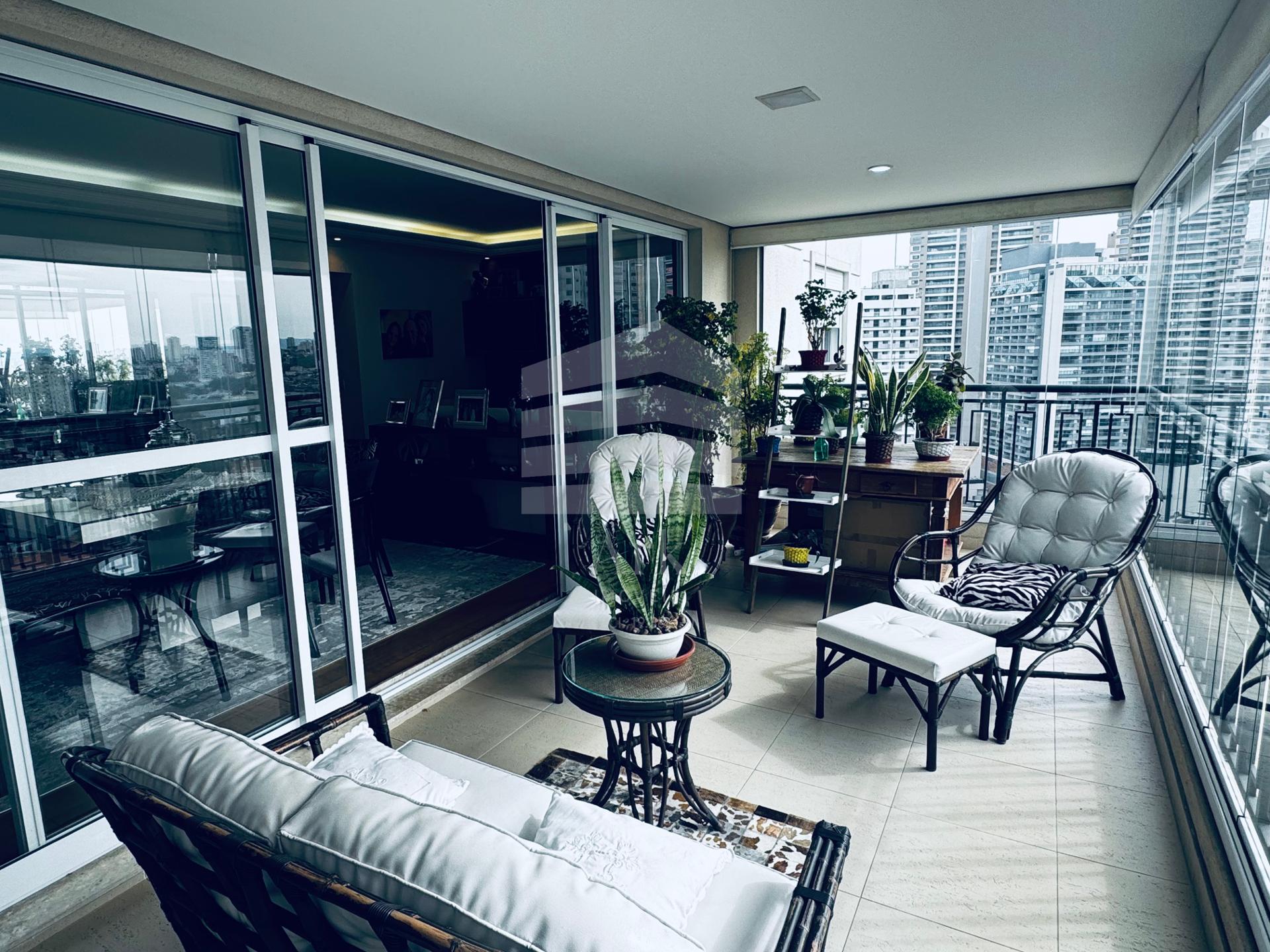 Apartamento 3 dormitórios na Chácara Klabin com 3 vagas de gar...