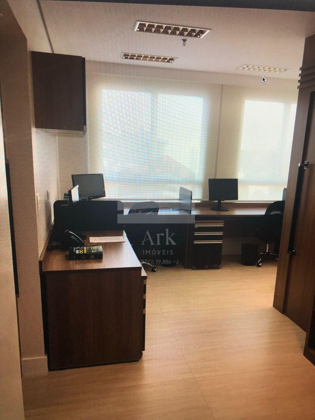 Sala Comercial na Vila Mariana com 35m , com varanda, banheiro...