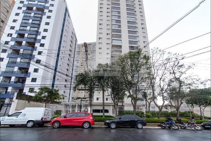 Apartamento com 3 quartos sendo 1 su?te e 3 vagas. 80m  a vend...