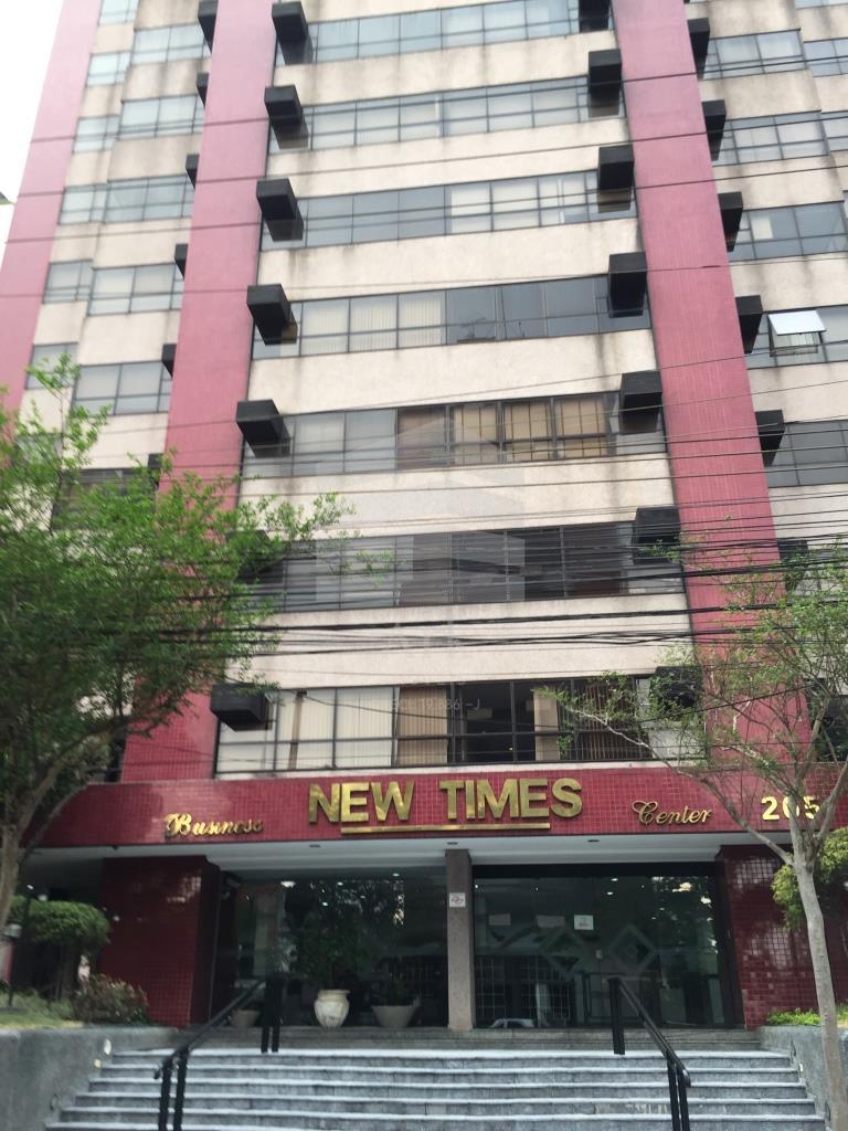 Sala comercial com 38m2, 2 banheiros e 1 vaga e ar condicionad...