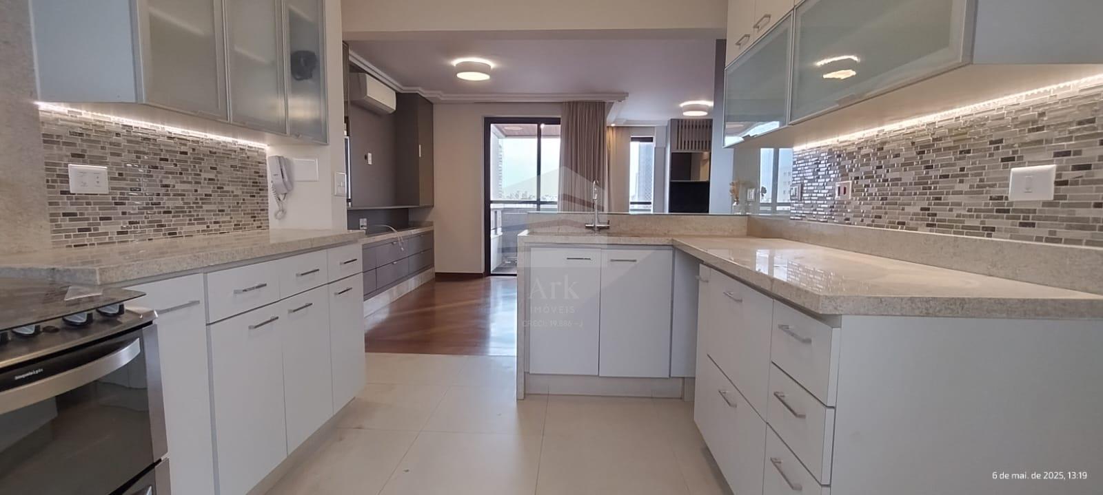 Apartamento com 3 quartos sendo 1 suite e 3 vagas. 116 m . Vil...