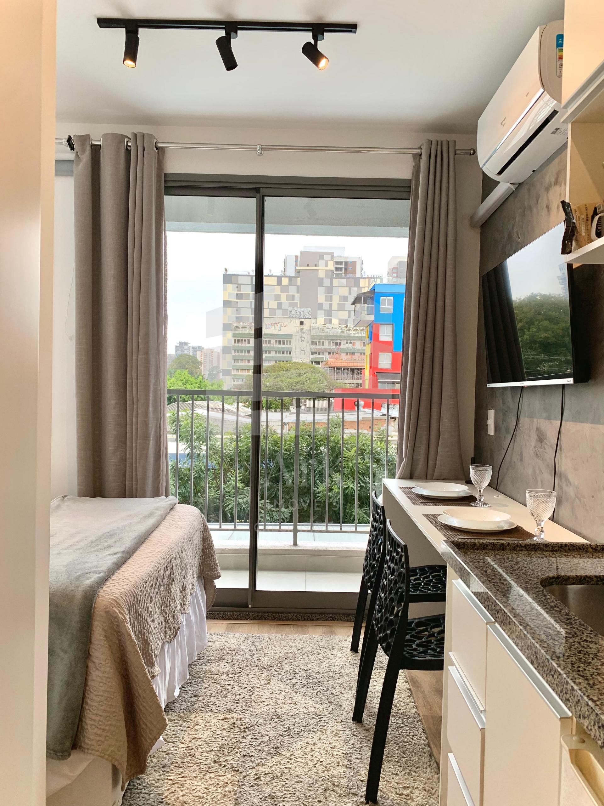 Vende se Studio de 29m com sacada, todo mobiliado, Santo Amaro...