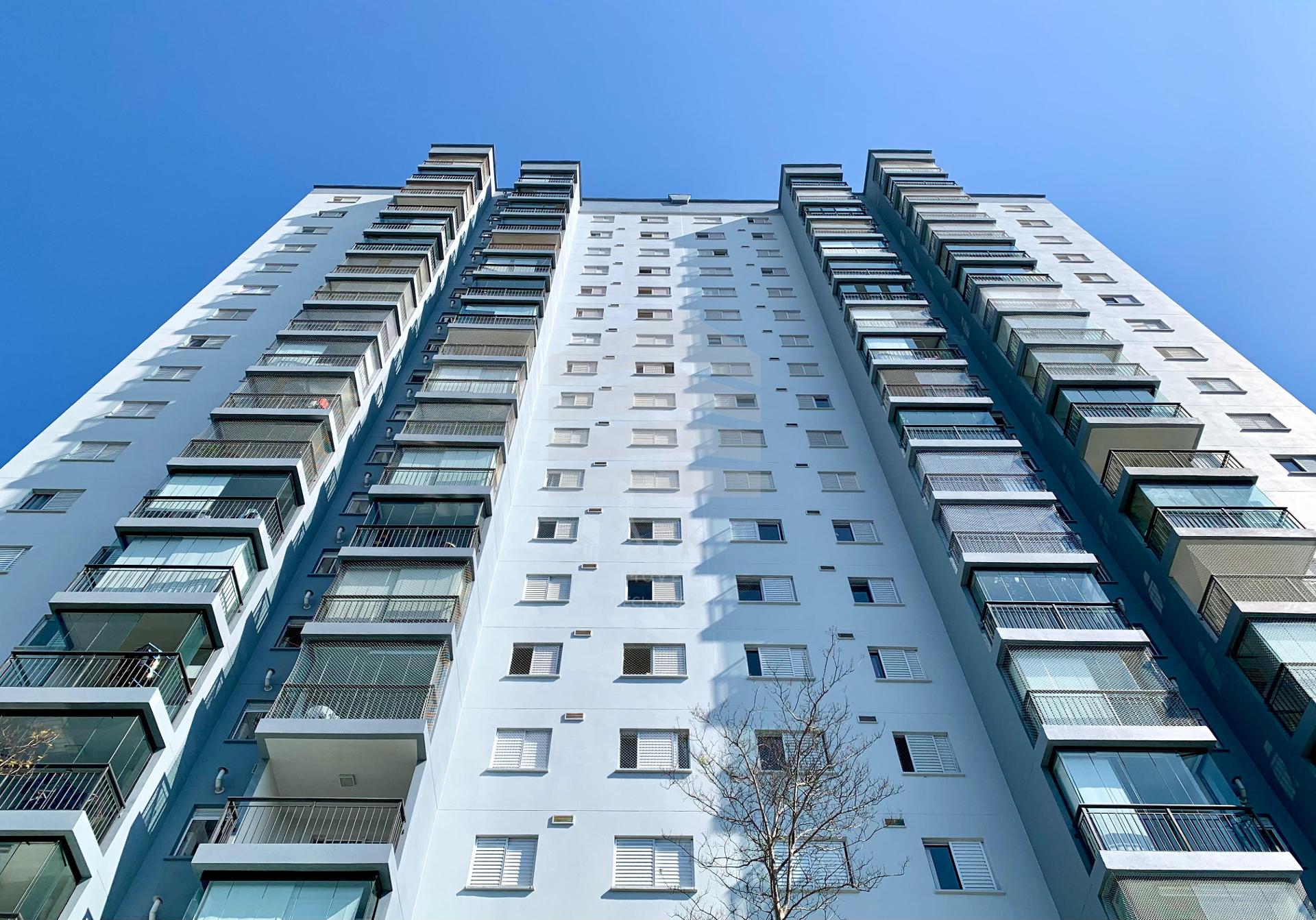Vende se apartamento com 69m aconchegante virado para o bairro...