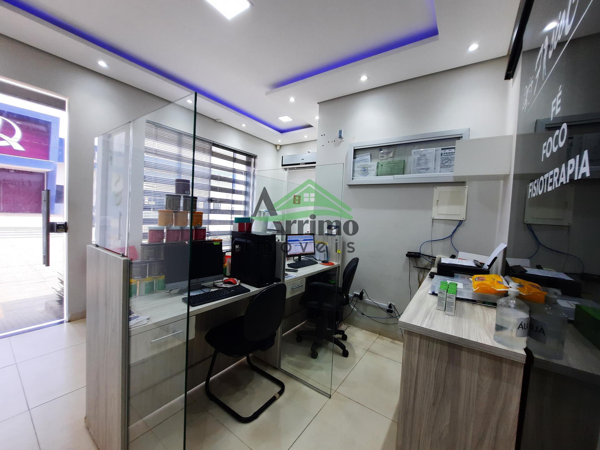 Im?vel comercial com 149 metros quadrados no bairro Casa Preta...