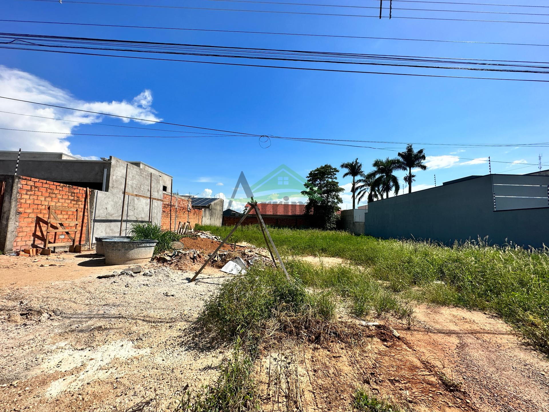 Dois terrenos ? venda medindo 600 metros quadrados no bairro N...