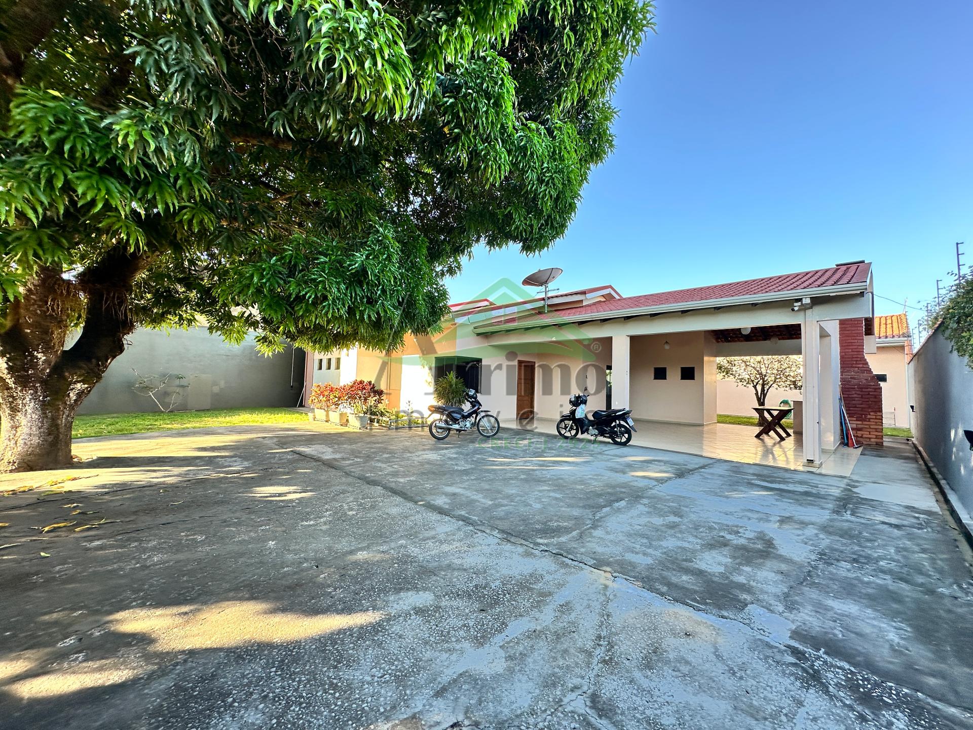 Casa com piscina, com 4 quartos e 1 su?te, bairro Nova Bras?li...