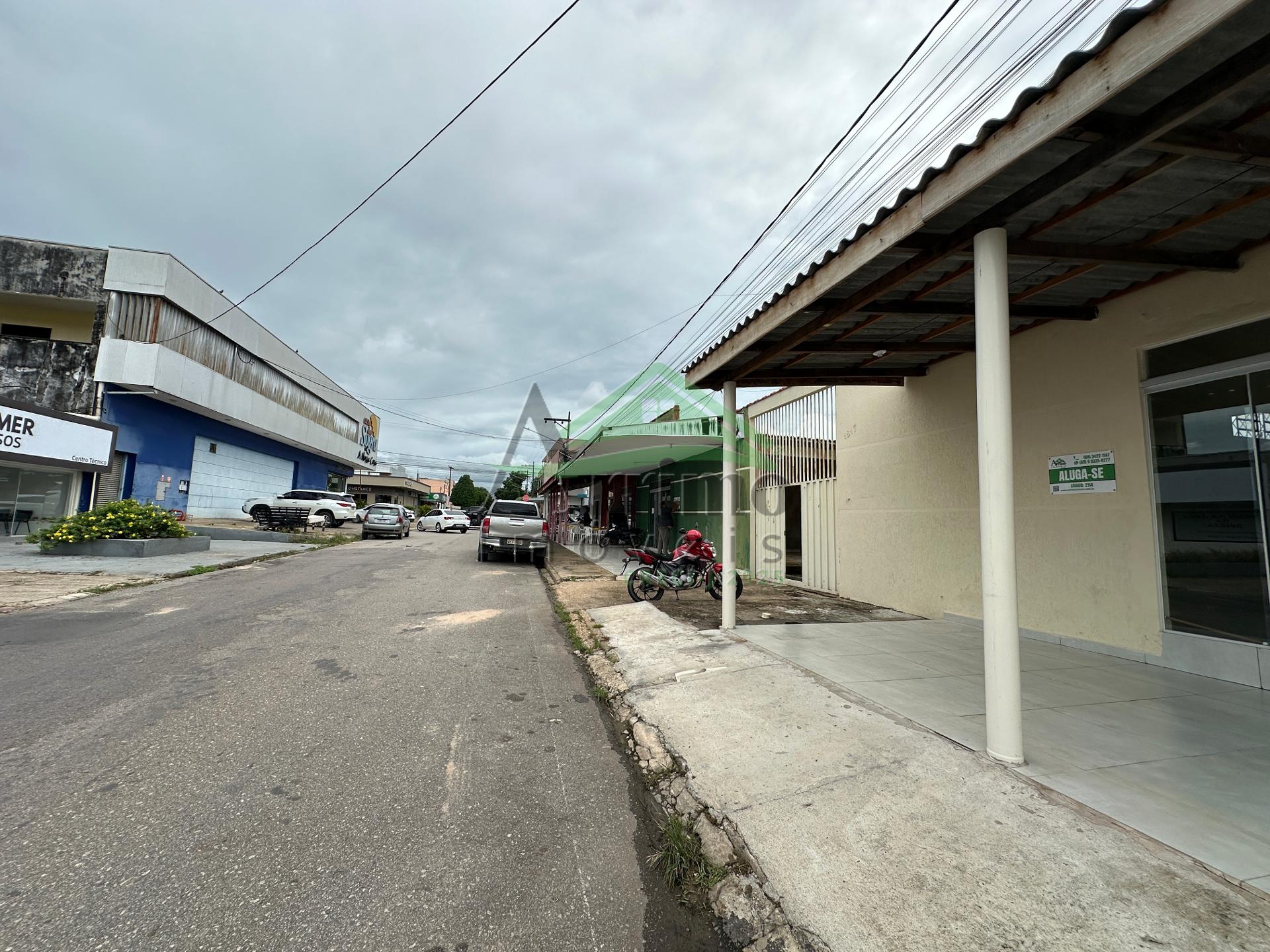 Sal?o comercial localizado na Rua Jos? Bezerra, perto da Av.Br...