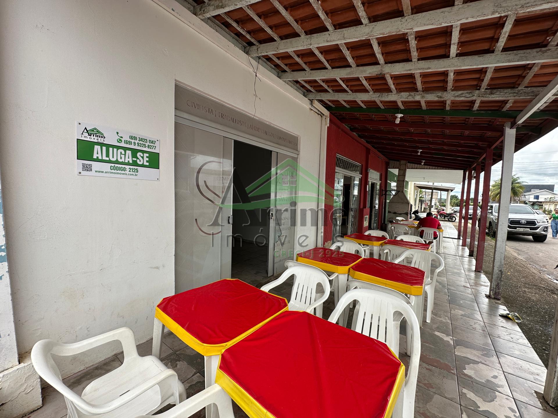 Sal?o comercial localizado na Rua Jos? Bezerra, perto da Av.Br...