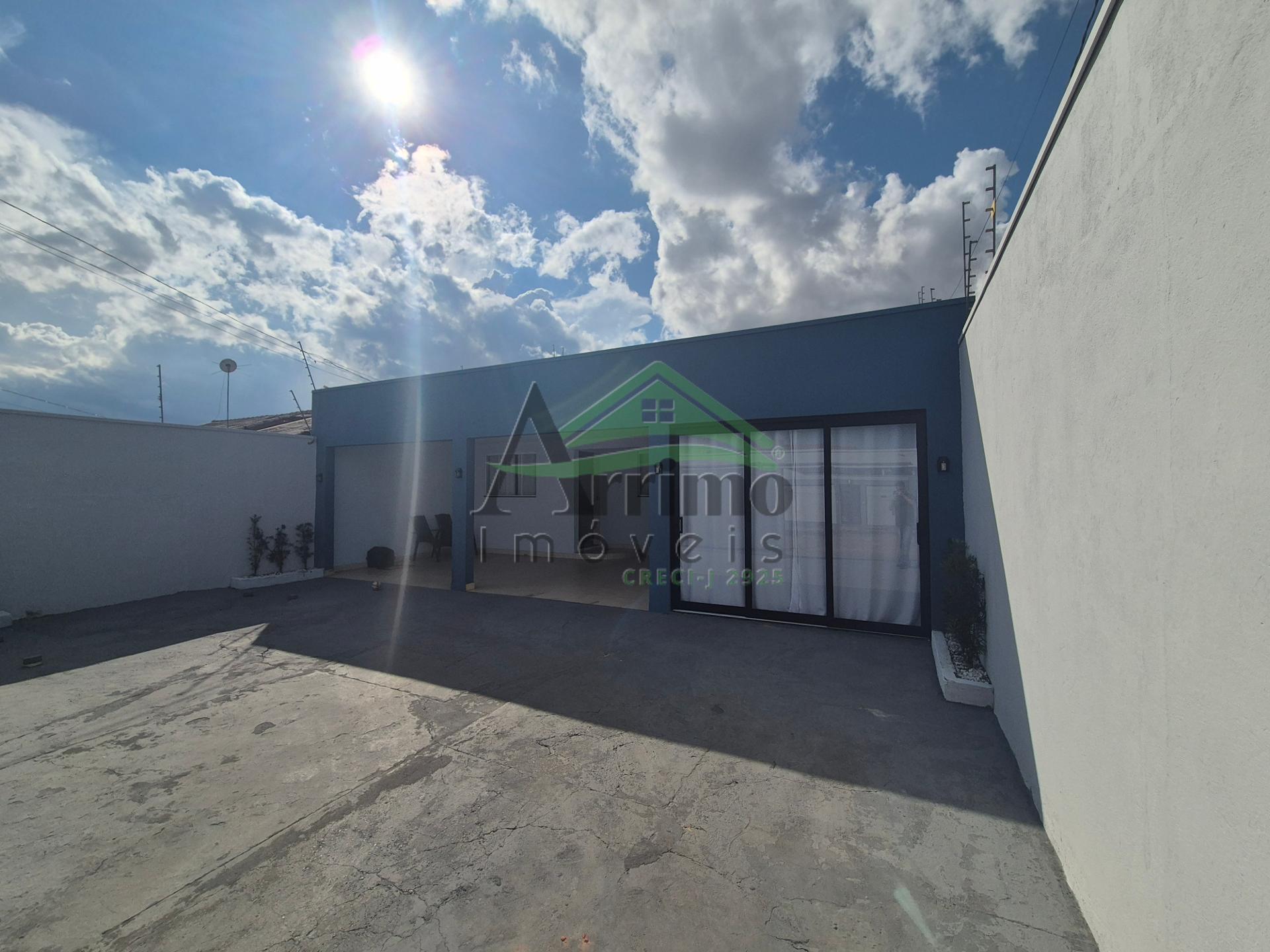 Casa com Sala Comercial ? venda no Bairro S?o Crist?v?o, Ji-Pa...