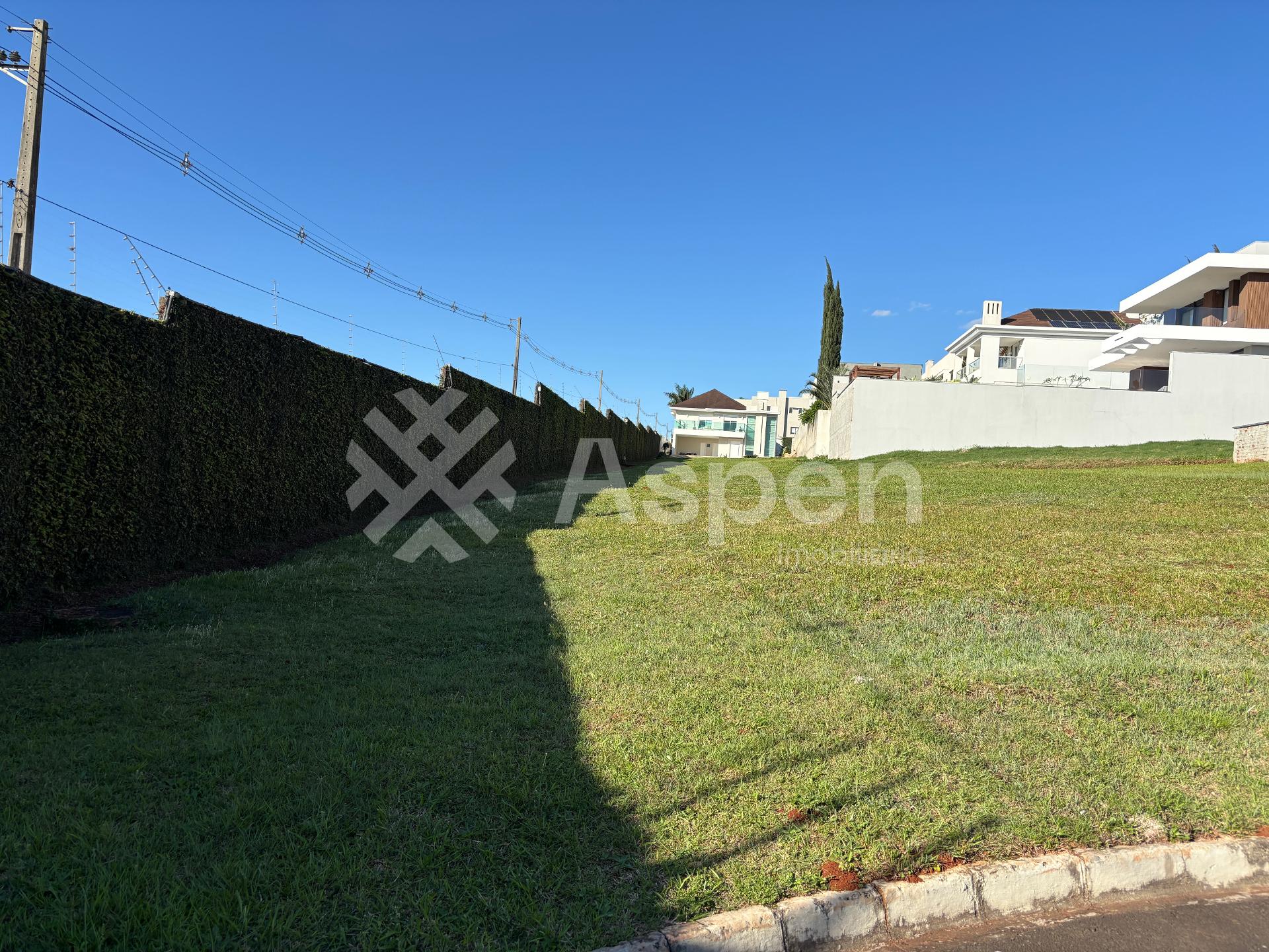 Terreno à Venda - 763,07m2 - Condomínio La Défense - Estrela -...