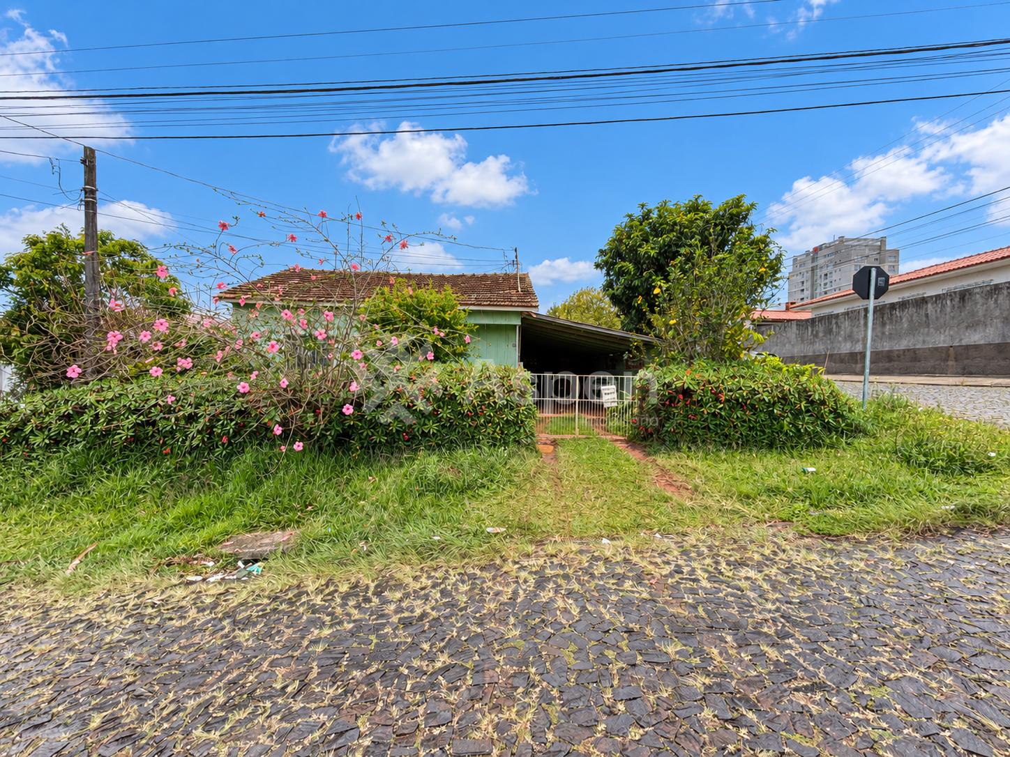 Terreno de esquina à venda na rua Francisco Ribas - Órfãs - Po...