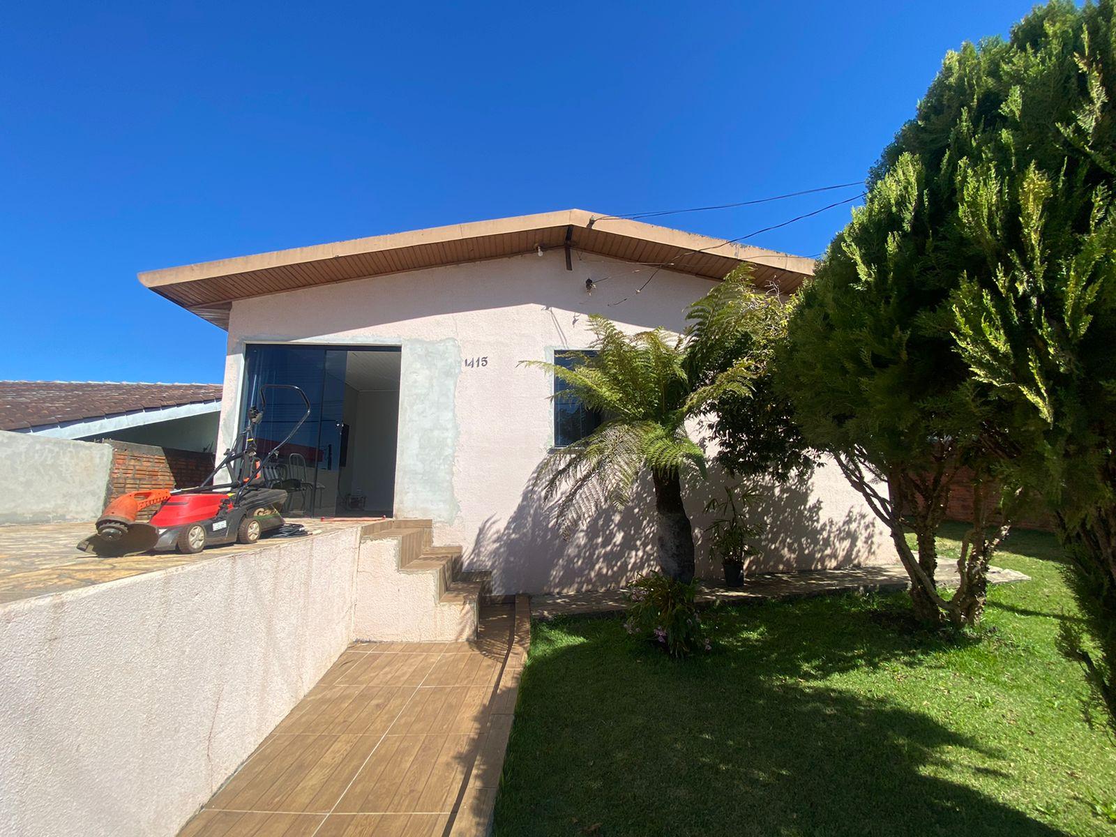Casa à venda com 03 quartos no bairro São Cristóvão em Pato Br...