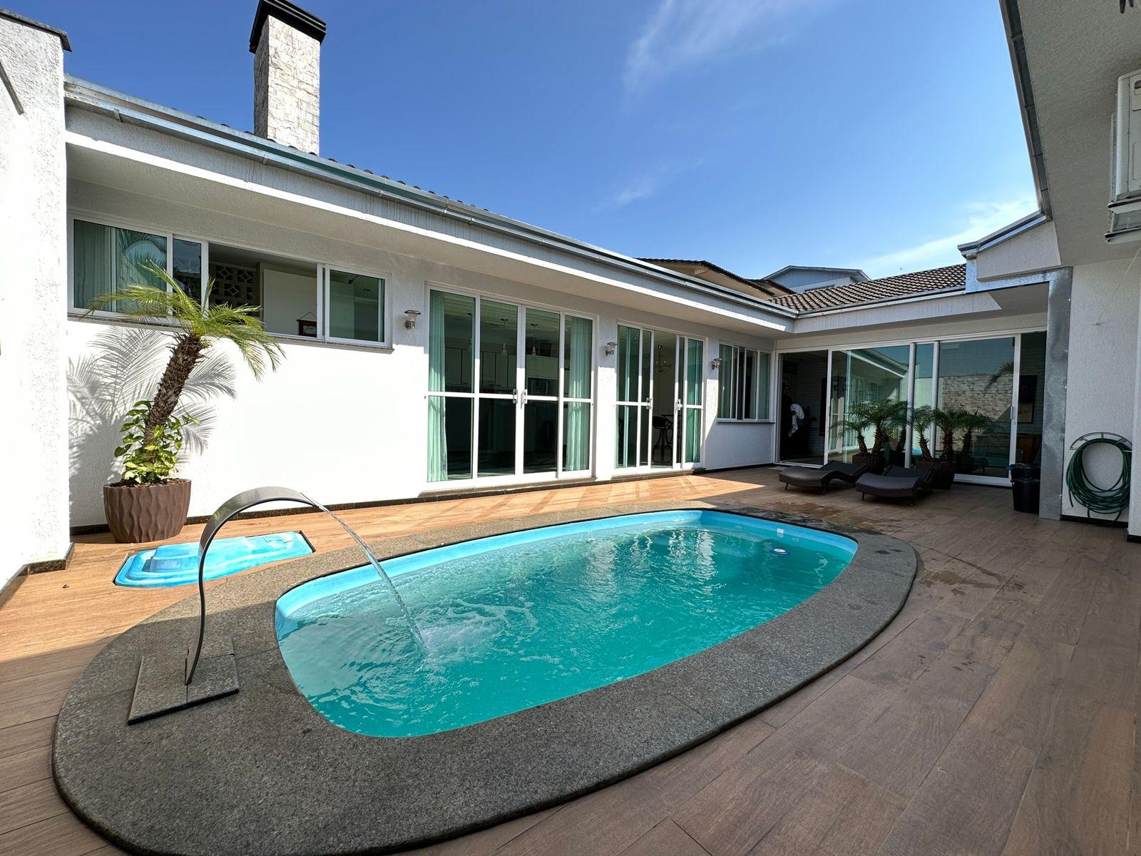 Casa com piscina ? venda no bairro Menino Deus em Pato Branco ...