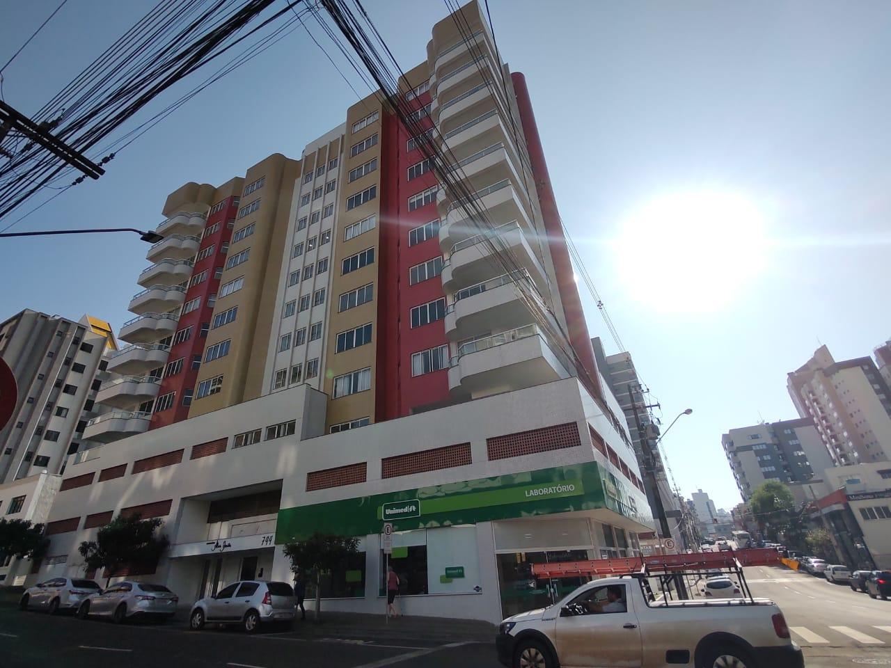 Apartamento com 03 su?tes ? venda no Centro de Pato Branco - PR