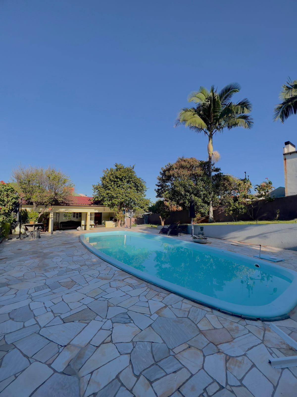 Casa com piscina ? venda no bairro Menino Deus em Pato Branco ...