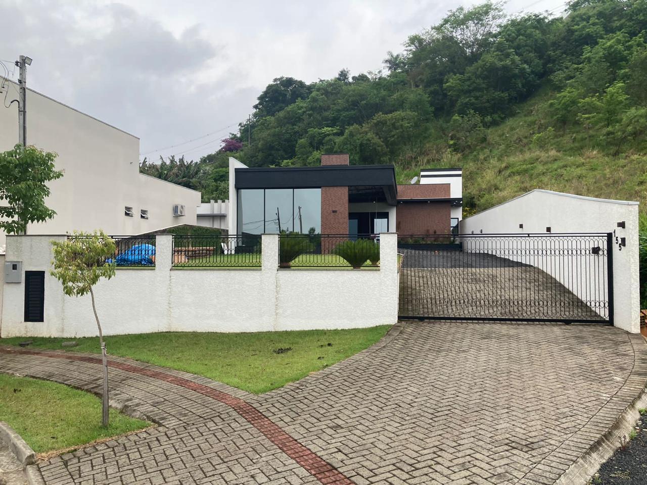 Casa à venda com 02 quartos no bairro Industrial em Pato Branc...